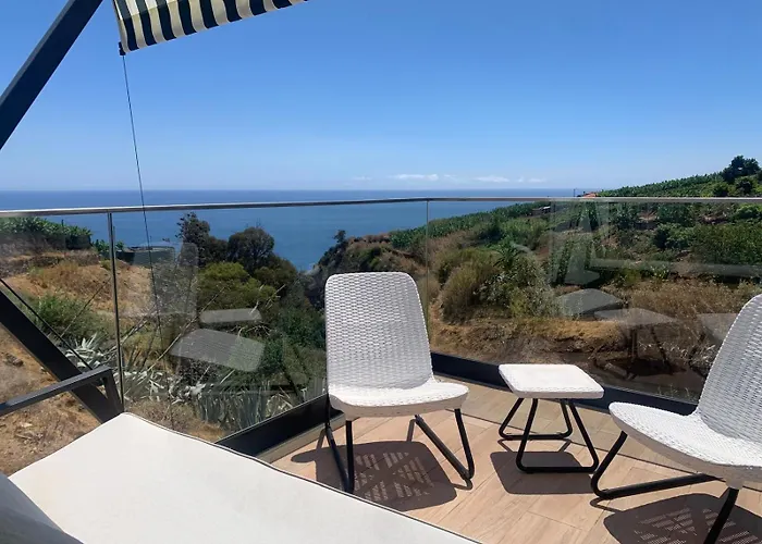 Casa Branca-a, Beautiful Sea View * Estreito Da Calheta